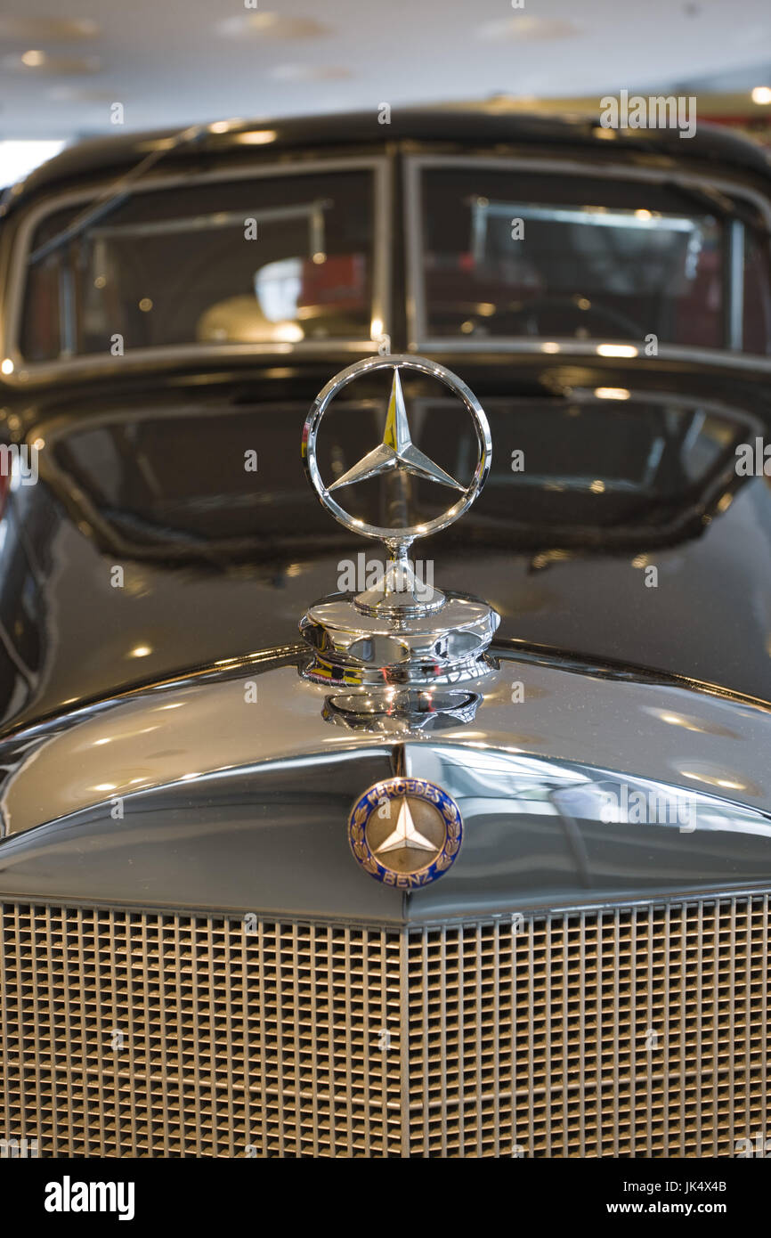 Giant mercedes hood ornament discount