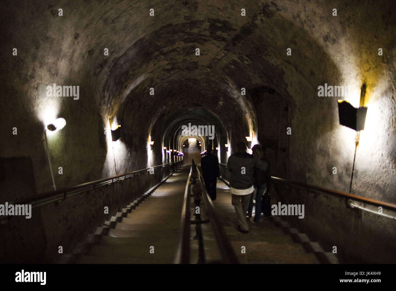 Frankreich, Marne, Champagne-Ardenne, Reims, Pommery Champagner Kellerei, Durchgang zu antiken Gallo-römischen Steinbrüche jetzt als Sektkellerei genutzt Stockfoto
