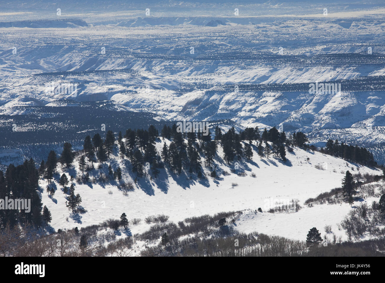 USA, Utah, Boulder, Blick in Richtung Capitol Reef Nationalpark von RT. 12, winter Stockfoto
