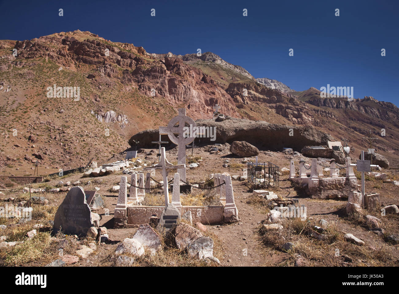 Argentinien, Provinz Mendoza, Las Cuevas, Cementerio Andinista Friedhof für Bergsteiger am Cerro Aconcagua gestorbenen Stockfoto
