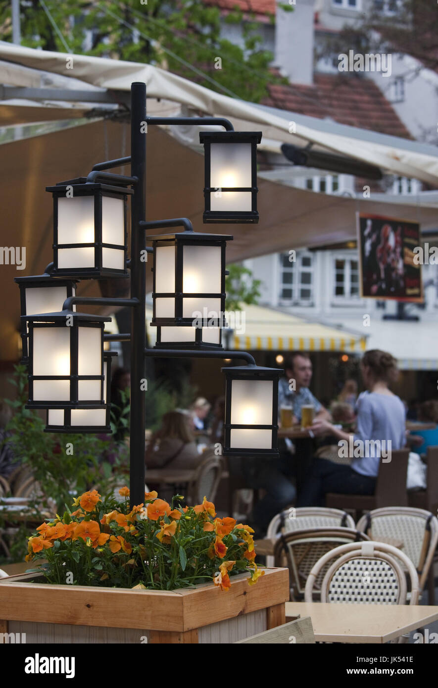 Lettland, Riga, alten Riga Vecriga, Cafés auf Livu Lukums Platz Stockfoto