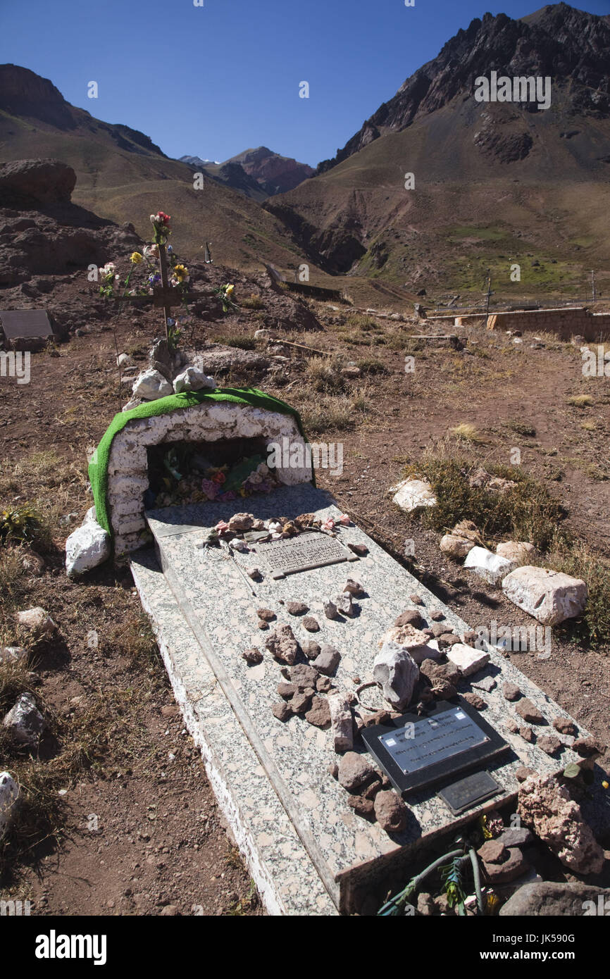 Argentinien, Provinz Mendoza, Las Cuevas, Cementerio Andinista Friedhof für Bergsteiger am Cerro Aconcagua gestorbenen Stockfoto