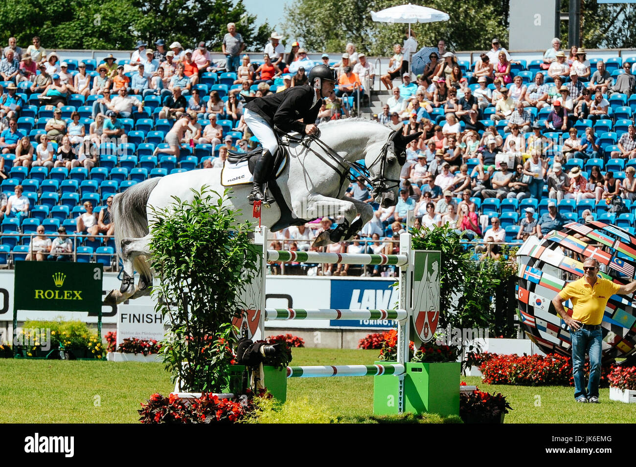 Springreiter Marcus Ehning auf Pferd Gin Kinn van Het Lindenhof über eine Hürde springt, während der Preis von Nordrhein-Westfalen-Turnier in der CHIO-Pferd in Aachen auf 21.07.17 anzeigen. (Jan Haas/Picture-Alliance). | weltweite Nutzung Stockfoto