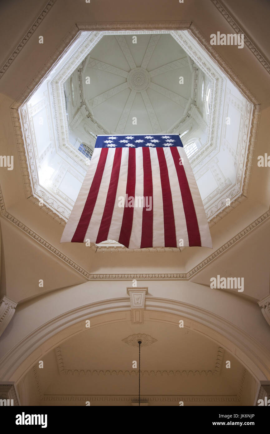 USA, Maryland, Annapolis, Maryland State Capitol building, frühen US-Flagge in der Rotunde Stockfoto