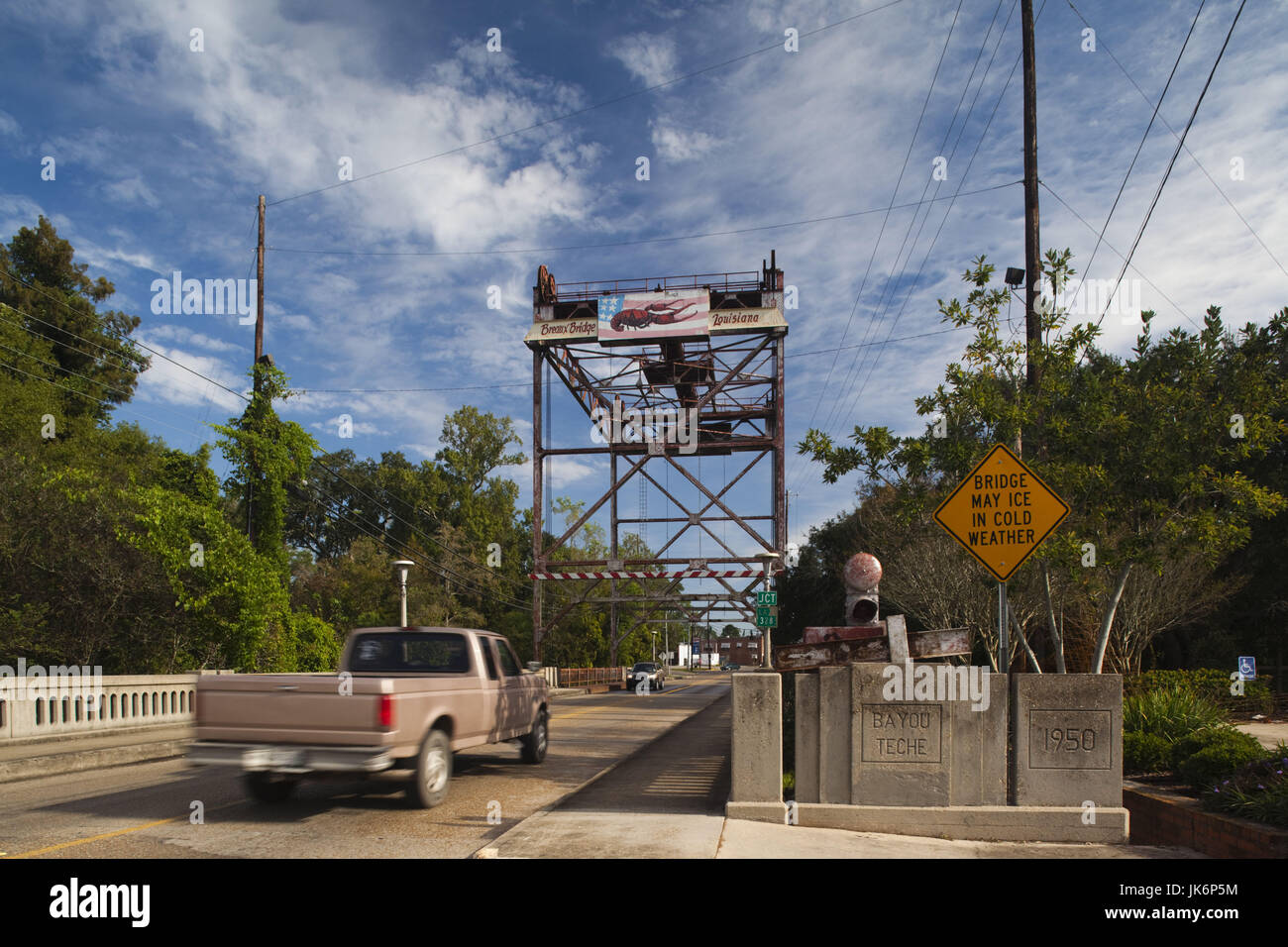 USA, Louisiana, Cajun Country Breaux Bridge, Langusten-Hauptstadt der Welt, Brücke über Bayou Teche River Stockfoto