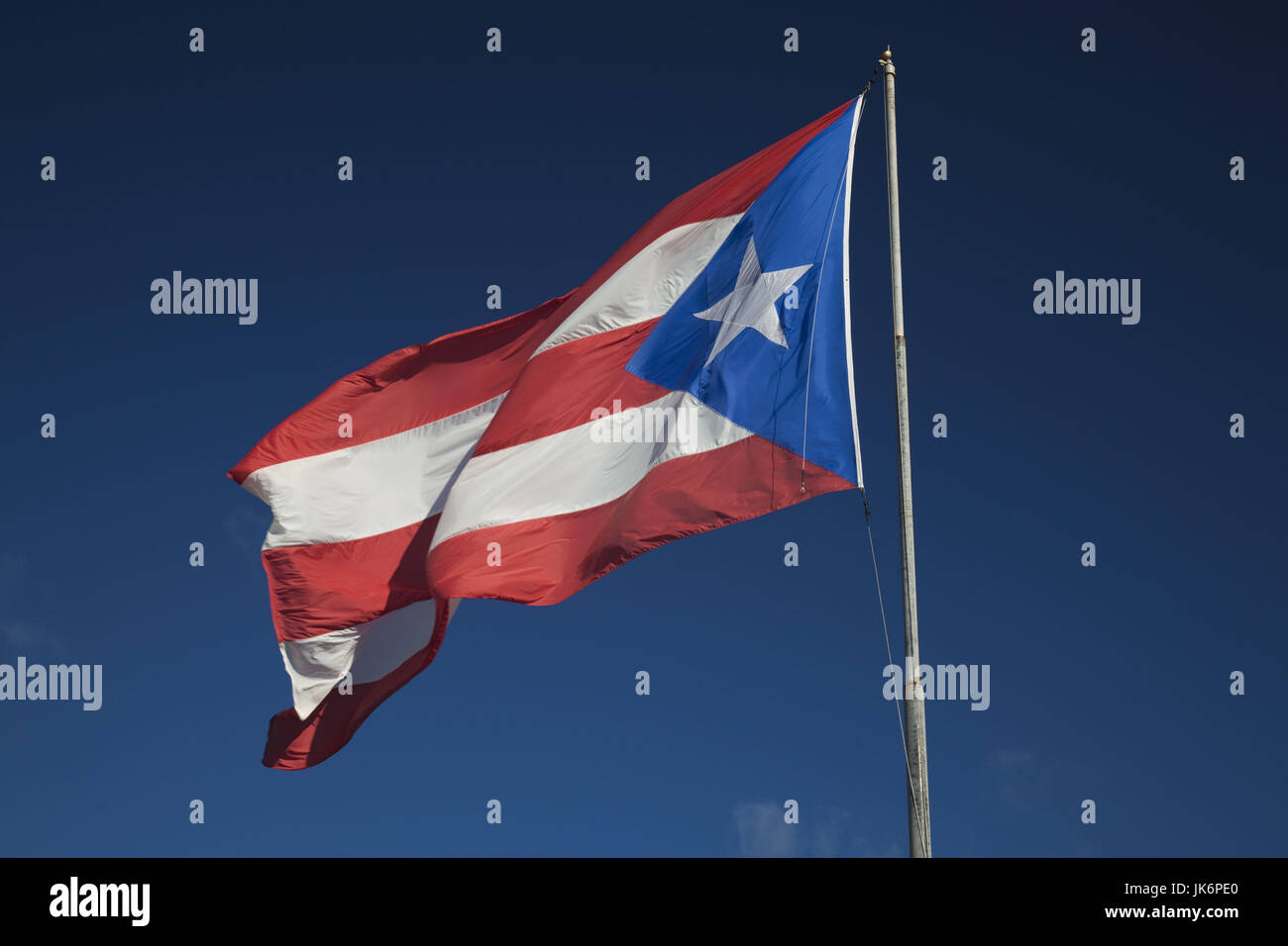 Puerto Rico, Nordküste, Isabela, Puerto-Ricanischen Flagge Stockfoto