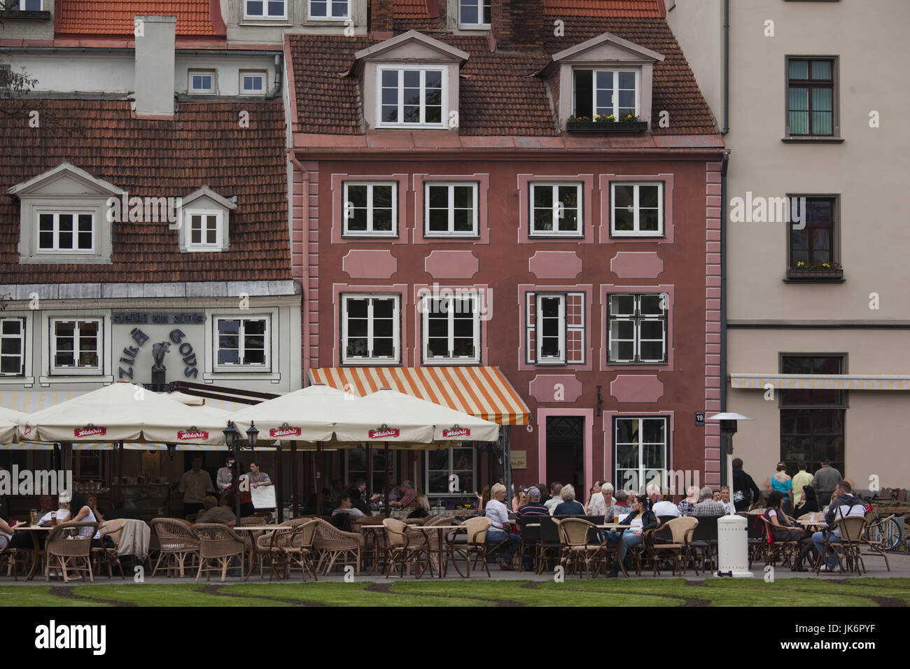 Lettland, Riga, alten Riga Vecriga, Cafés auf Livu Lukums Platz Stockfoto