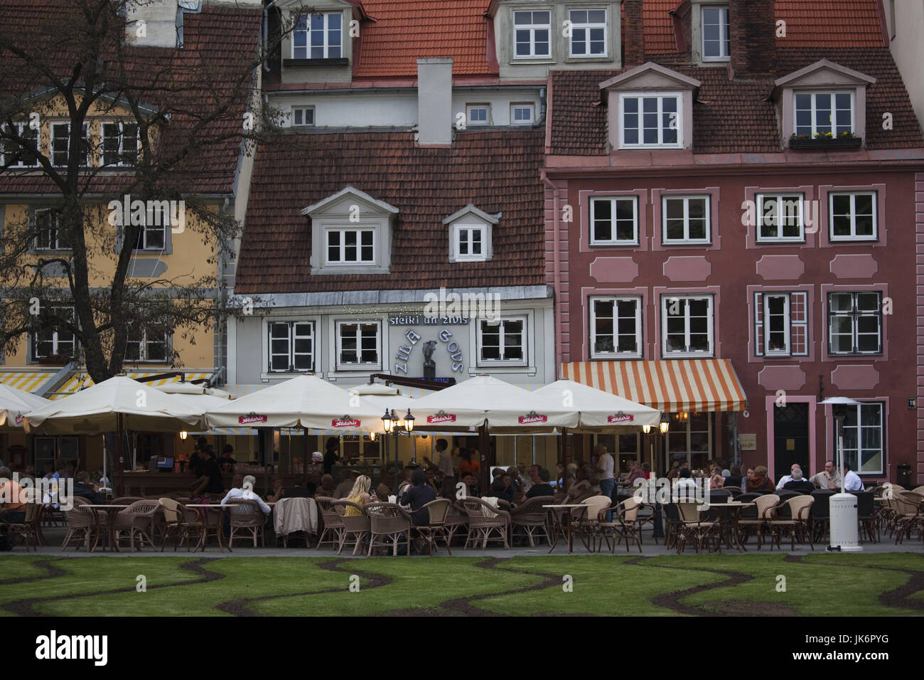 Lettland, Riga, alten Riga Vecriga, Cafés auf Livu Lukums Platz Stockfoto