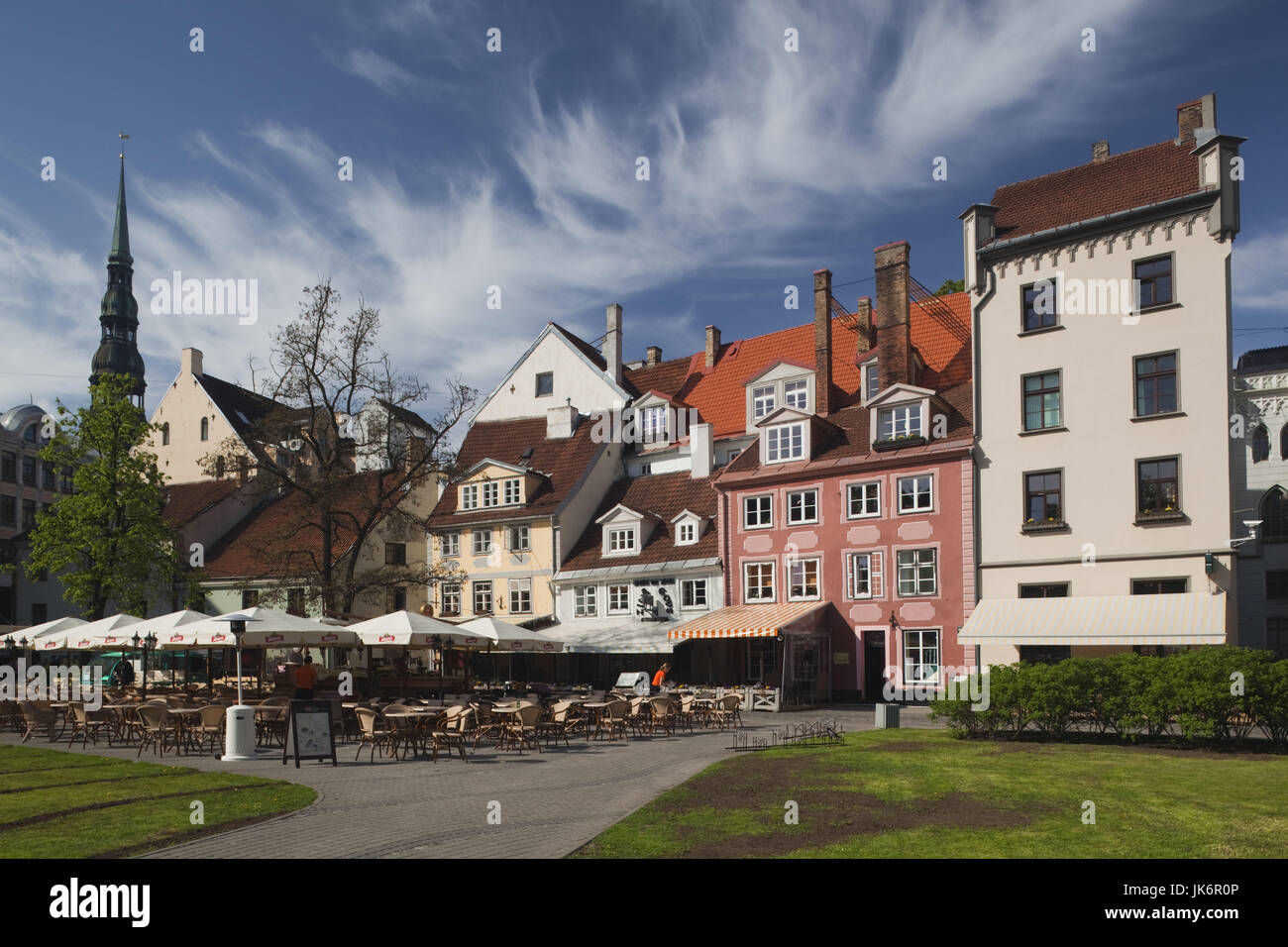 Lettland, Riga, Altstadt von Riga, Vecriga, Cafés am Livu Lukums Square, morgen Stockfoto