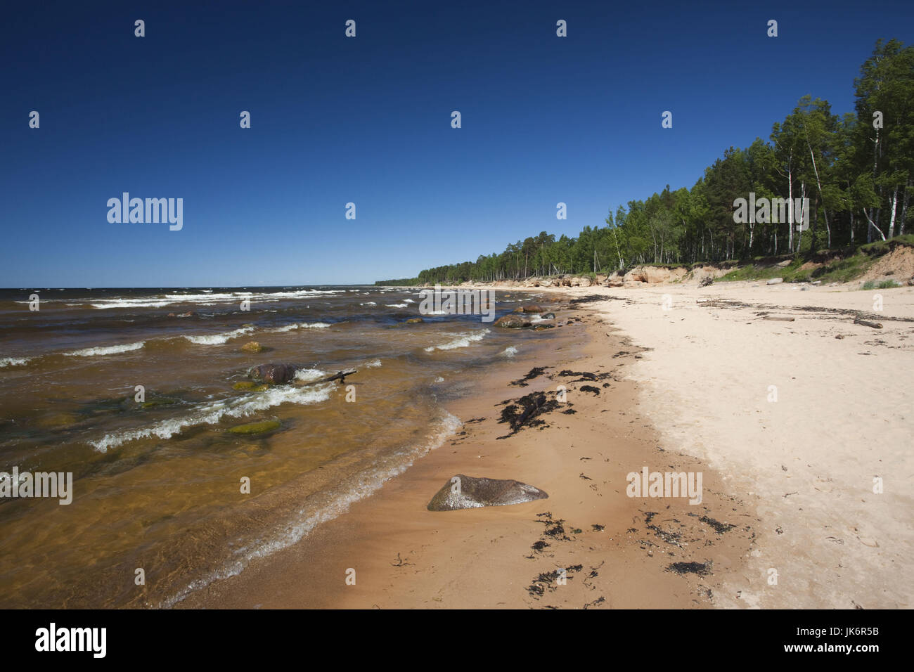 Lettland, Nordosten Lettlands, Coast Region Vidzeme, Saulkrasti, Strand durch die Veczemju roten Klippen Stockfoto