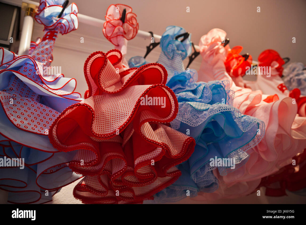 Spanien, Andalusien, Provinz Sevilla, Sevilla, Flamenco Kleid Shop, Kinder Kostüme Stockfoto