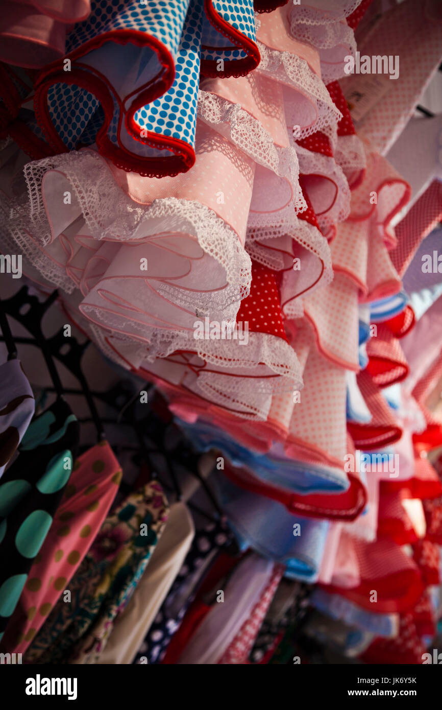 Spanien, Andalusien, Provinz Sevilla, Sevilla, Flamenco Kleid Shop, Kinder Kostüme Stockfoto