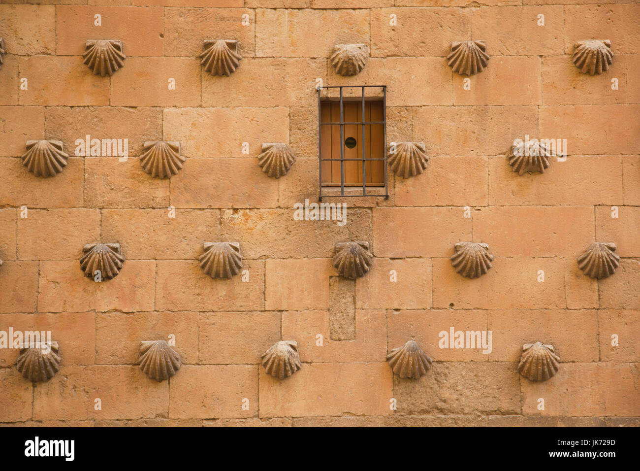 Spanien, Castilla y Leon Region, Provinz Salamanca, Salamanca, Casa de Las Conchas, Haus der Muscheln, jetzt eine Bibliothek Stockfoto