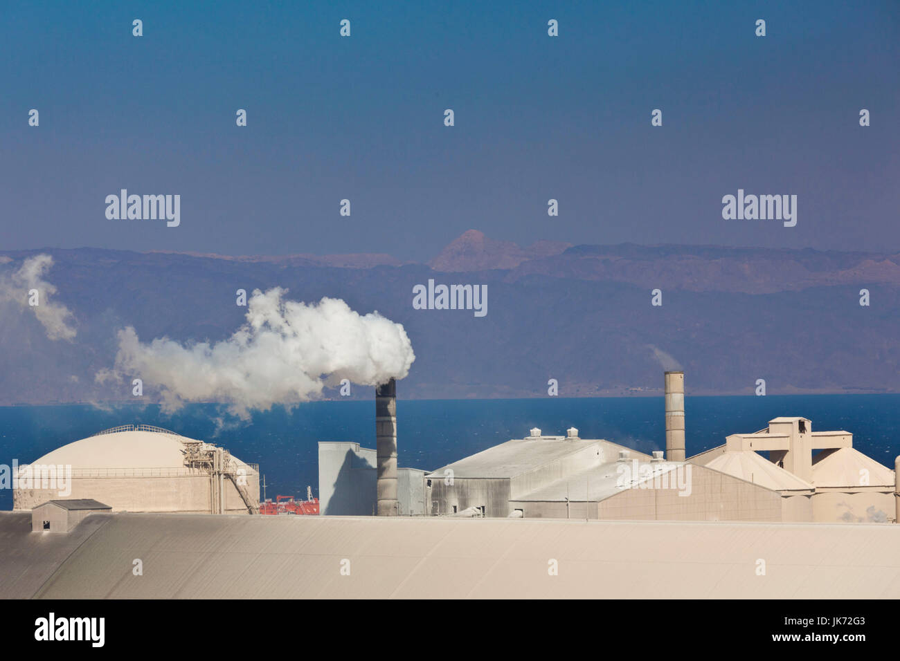 Aqaba, Jordanien-Öl-Raffinerie von der Grenze mit Saudi-Arabien Stockfoto