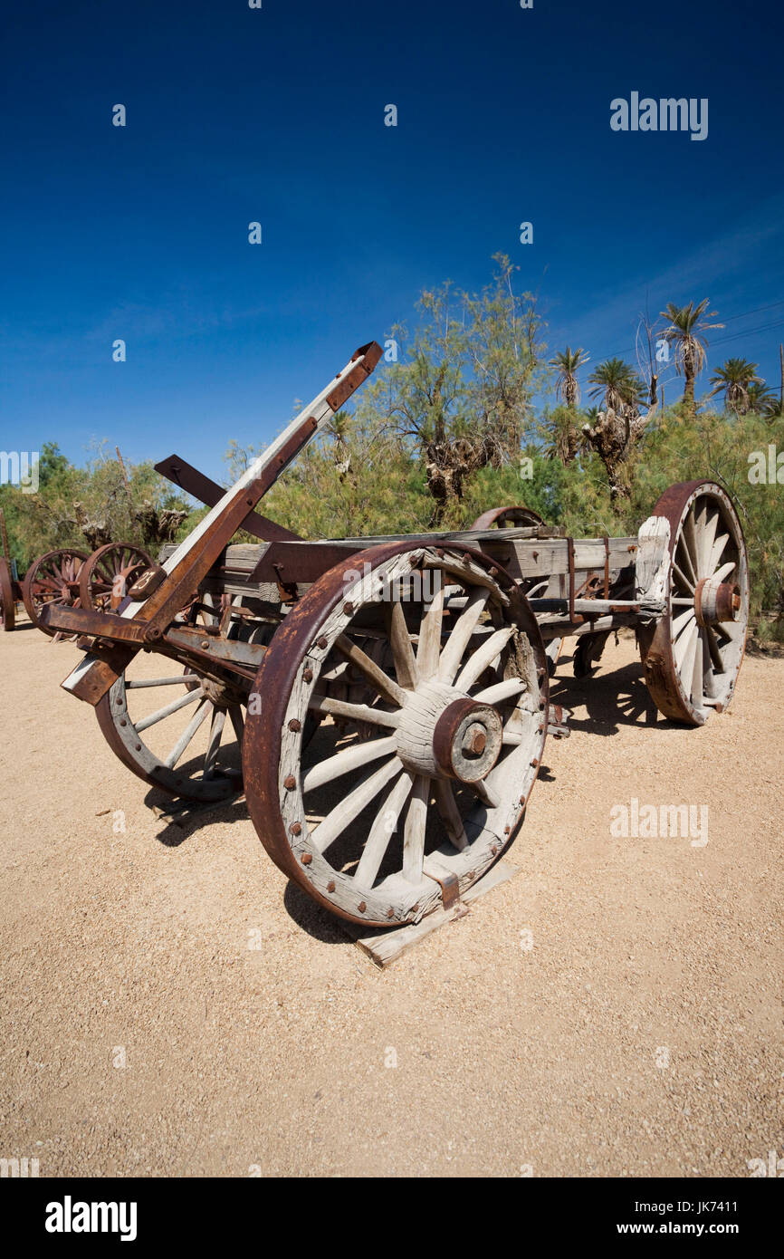 USA, Kalifornien, Death Valley Nationalpark, Furnace Creek, Borax Museum, alte Wagen Stockfoto