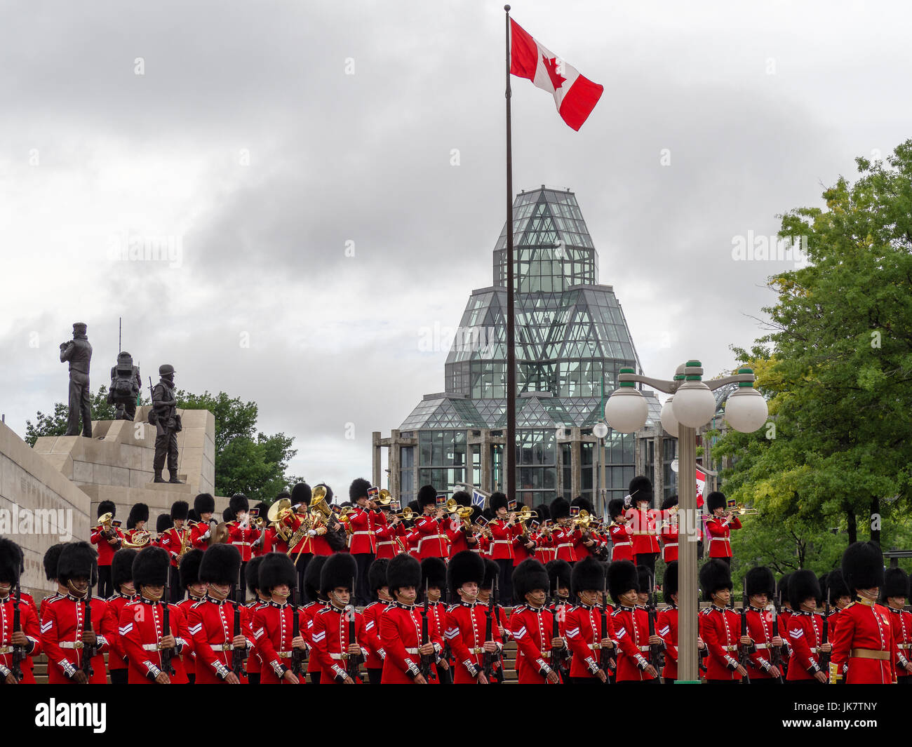 Kanada zeremoniellen Guard bei der Begrüßungszeremonie für Charles, Prinz von Wales auf der Canada Day Stockfoto