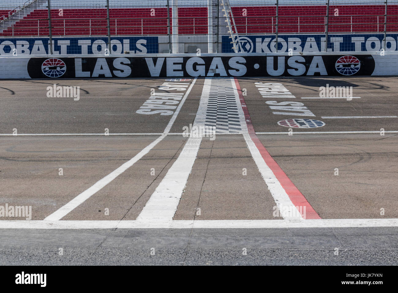 Las Vegas - ca. Juli 2017: Start beenden Linie auf dem Las Vegas Motor Speedway. LVMS beherbergt NASCAR und NHRA Veranstaltungen einschließlich der Pennzoil 400 III Stockfoto