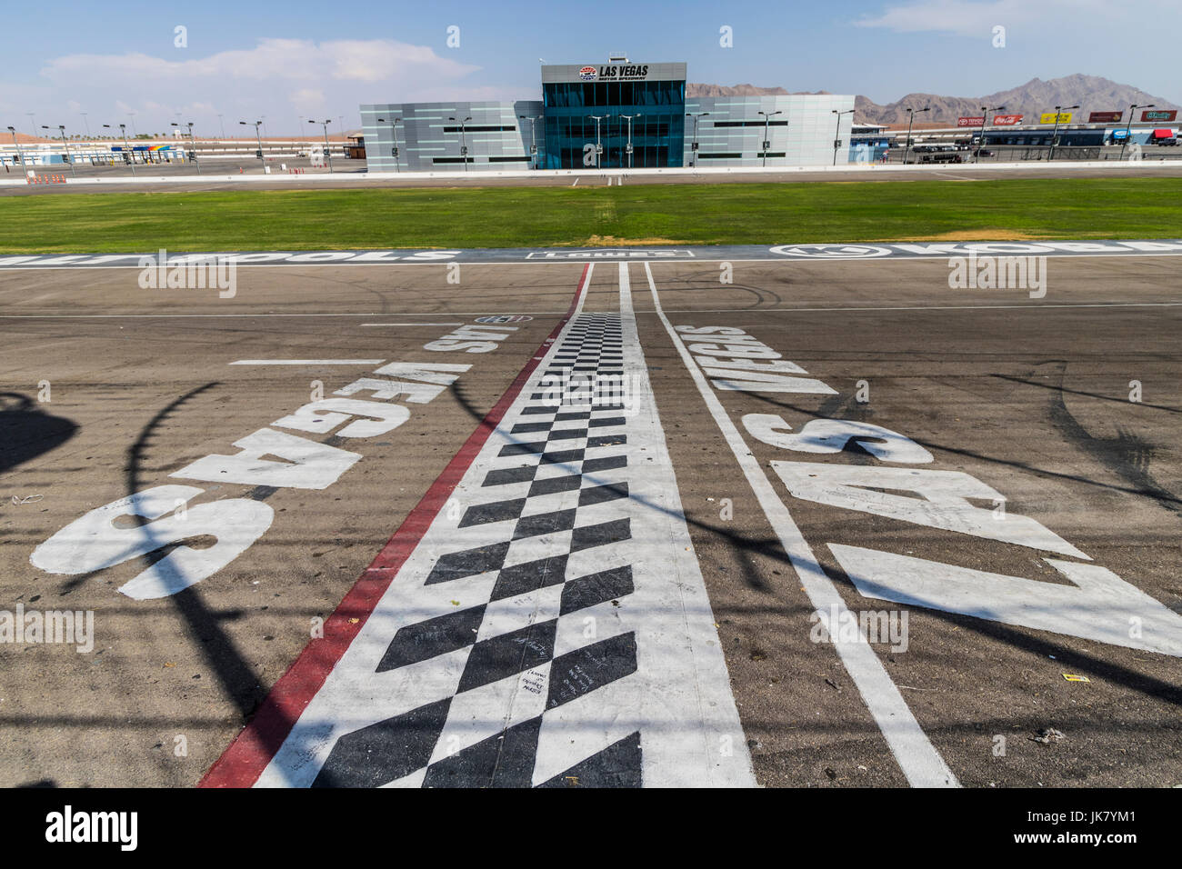 Las Vegas - ca. Juli 2017: Start beenden Linie auf dem Las Vegas Motor Speedway. LVMS beherbergt NASCAR und NHRA Veranstaltungen einschließlich der Pennzoil 400 VII Stockfoto