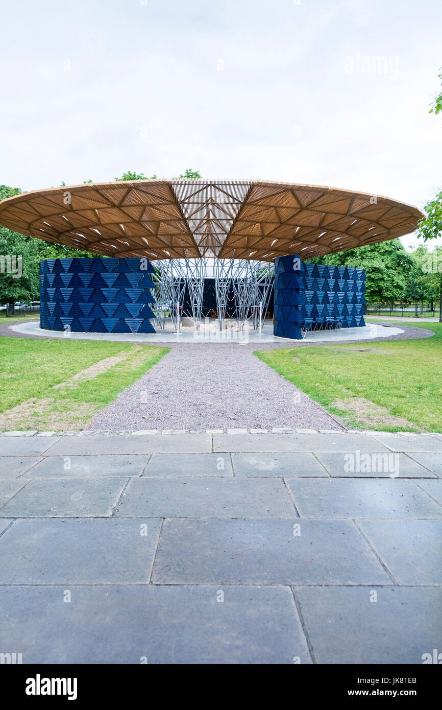 2017Pavillon in der Serpentine Gallery von Francis Kere, London