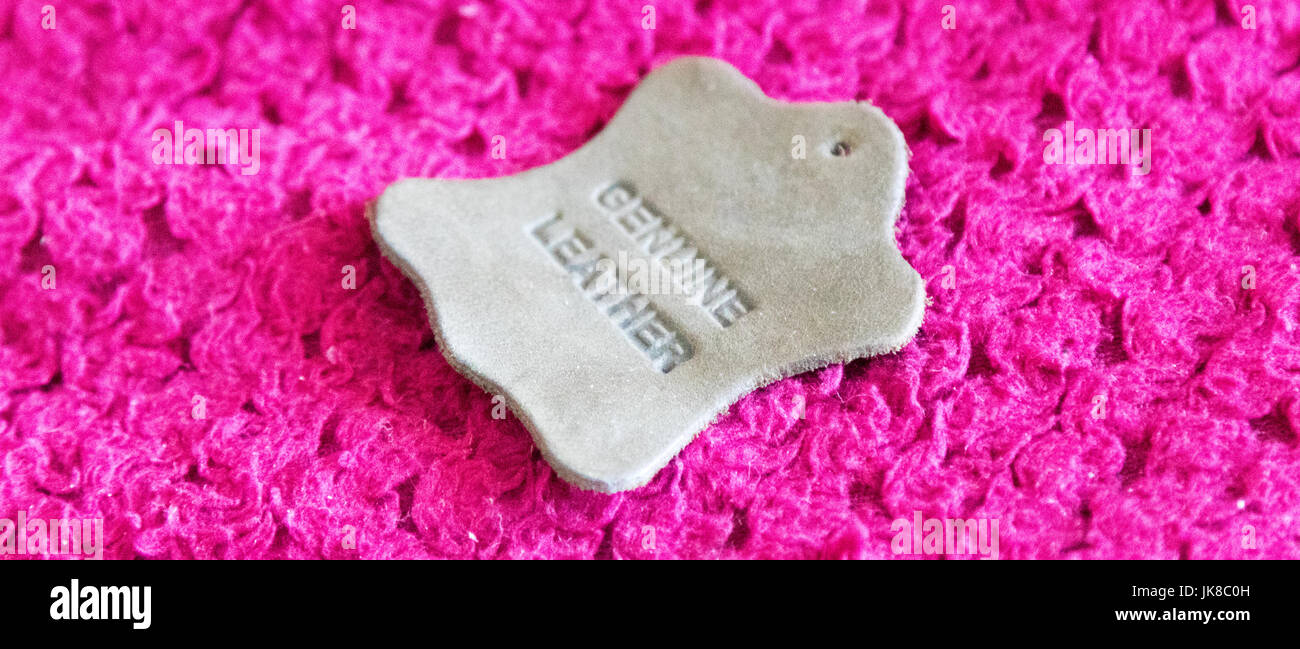 Echtleder-Label, auf eine Kopie Raum Hintergrund isoliert Stockfoto