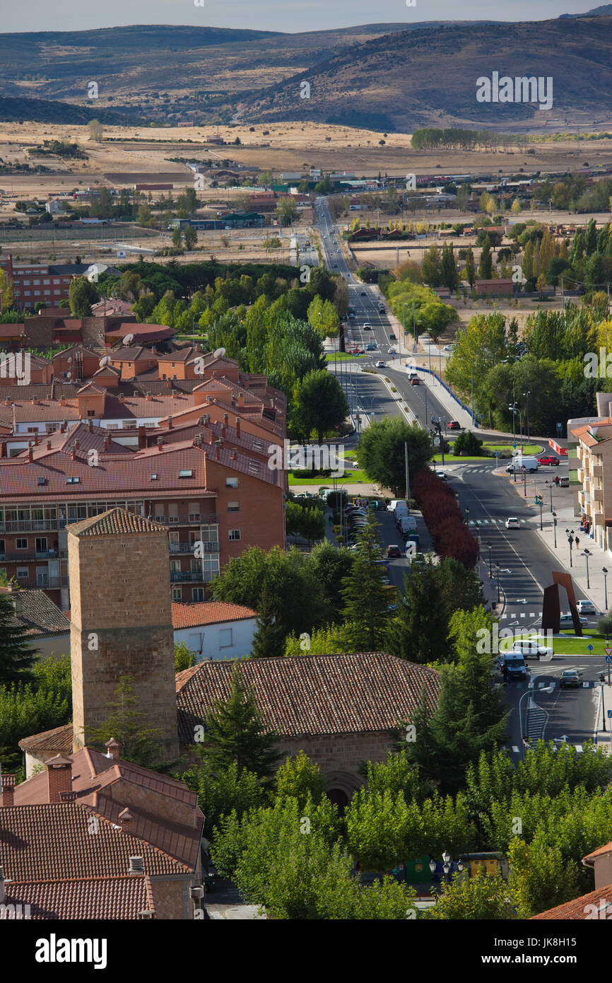 Spanien, Castilla y Leon Region, Provinz Avila, Avila, erhöhte Ansicht der Neustadt von Paseo del Rastro Stockfoto