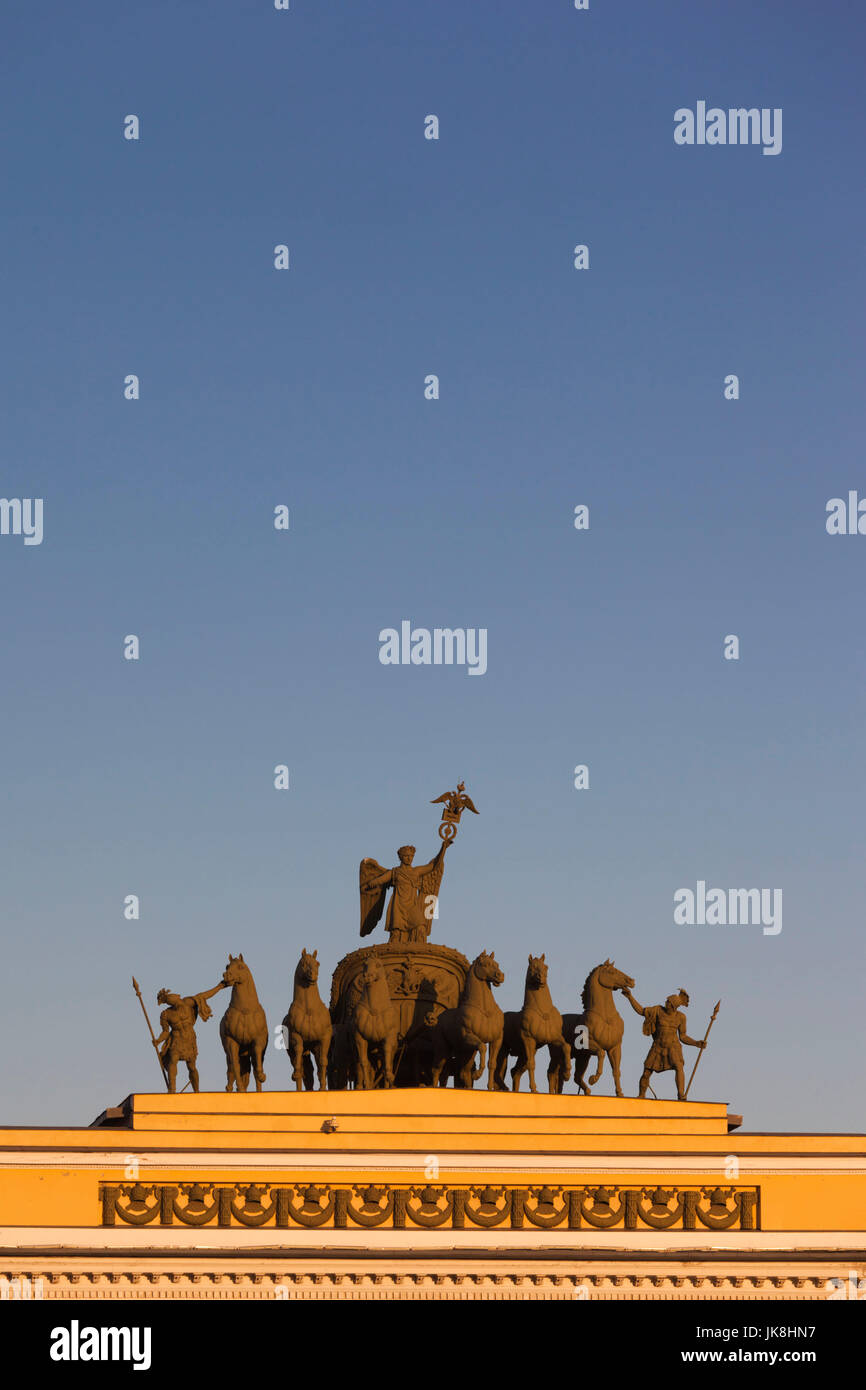 Russland, Sankt Petersburg, Center, Dwortsowaja Square, Triumphbogen Detail, Sonnenuntergang Stockfoto