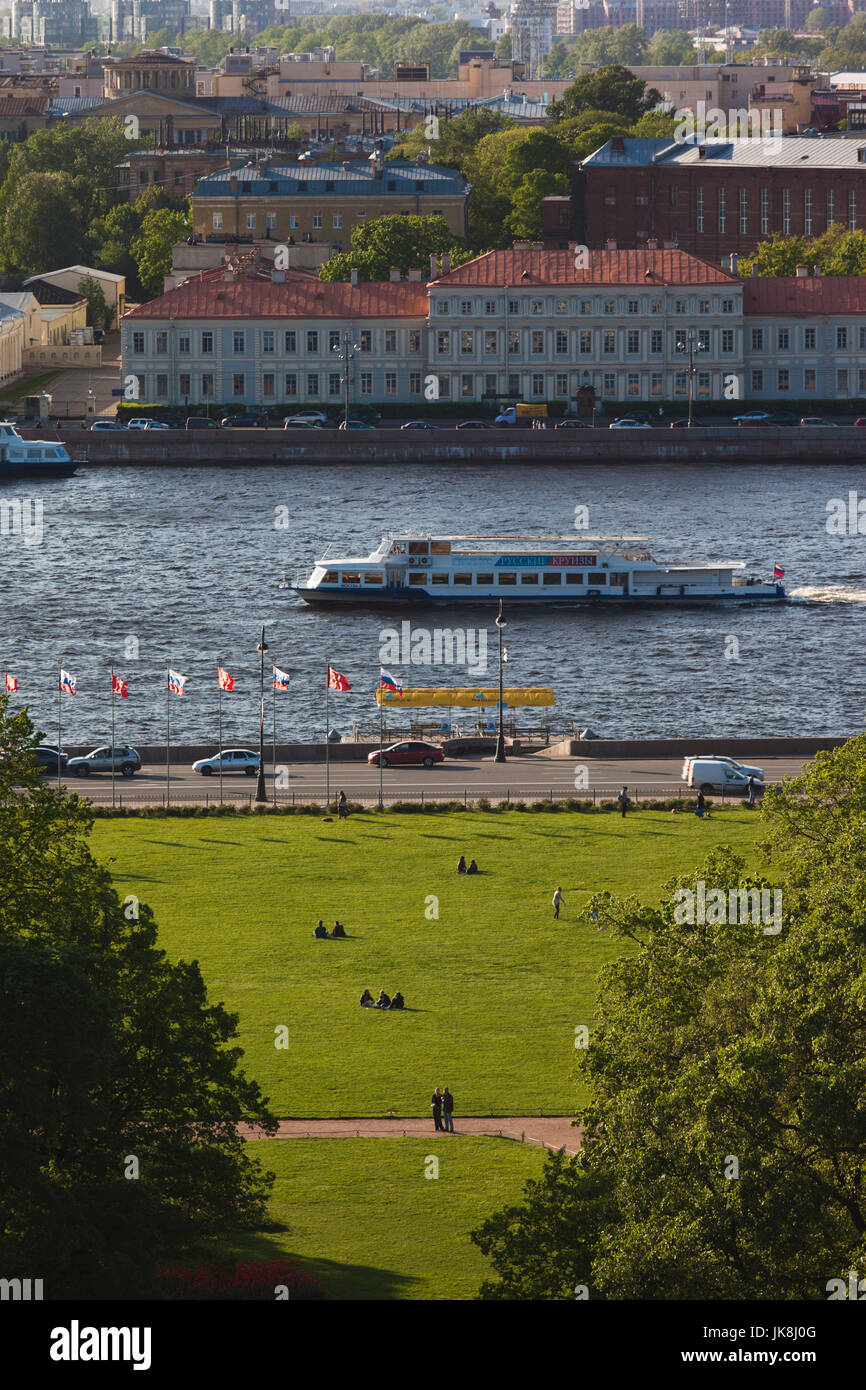 Russland, Sankt Petersburg, Center, erhöhten Blick auf Bootstour auf der Newa aus St. Isaac Cathedral Stockfoto