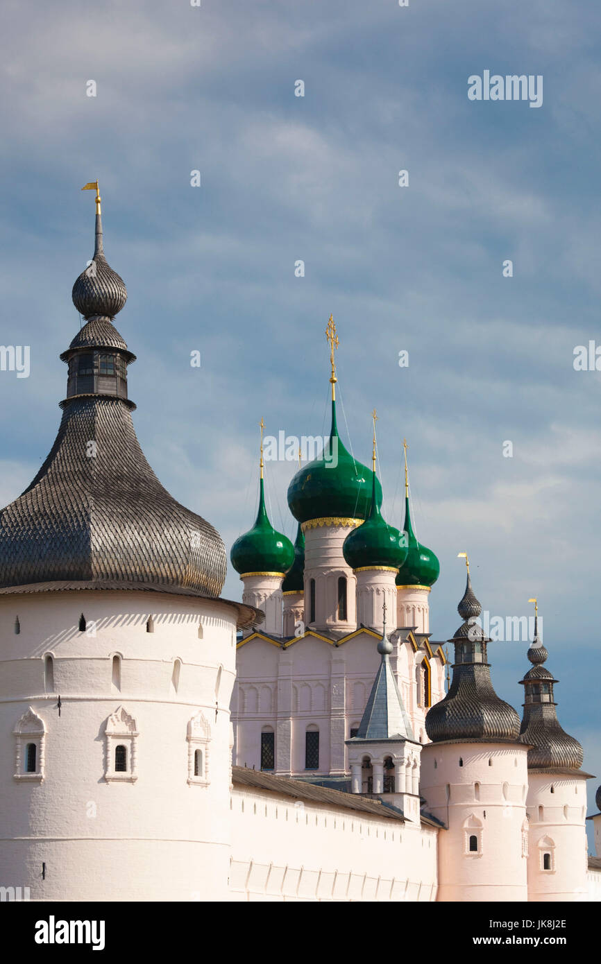 Russland, Yaroslavl Oblast, Goldener Ring, Rostow Welikij, Rostower Kreml, Westtor Stockfoto