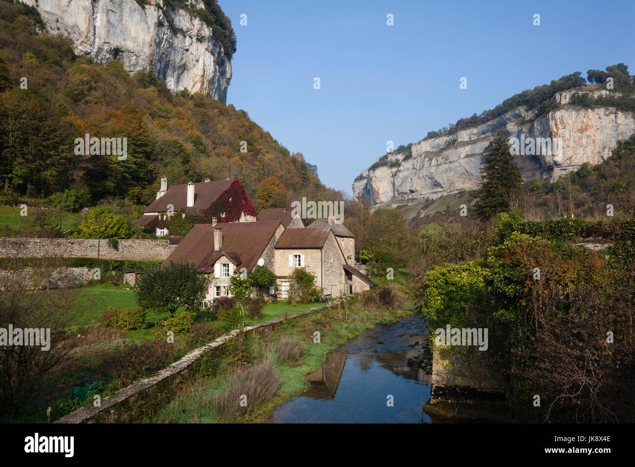 Frankreich, Departement Jura, Franche Region, Les Reculees Talbereich, Baume-Les-Messieurs, Dorf-Detail Stockfoto