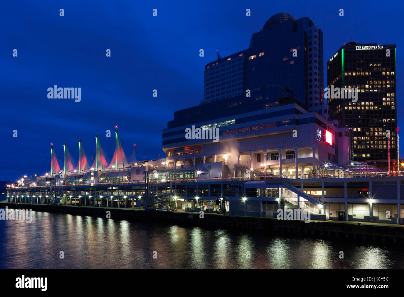 Kanada, British Columbia, Vancouver, Canada Place, dawn Stockfoto