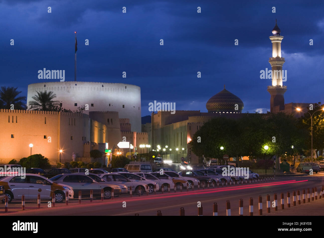 Oman, Nizwa, Souk, Fort, Moschee, Beleuchtung, Abend, Stockfoto
