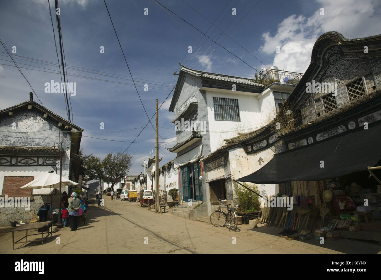 China, Provinz Yunnan, Tianshengying, Ortsbild, Straße, Stockfoto