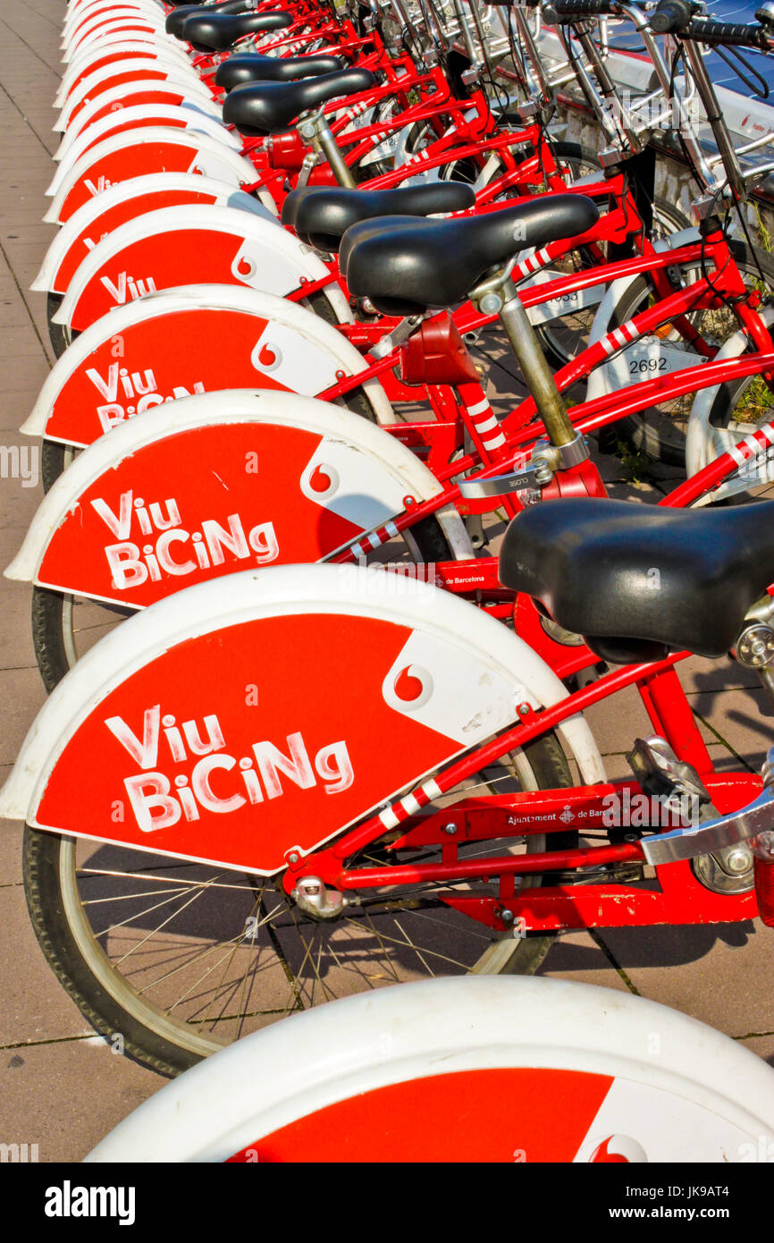 Barcelona, Spanien - 26. September 2014: Fahrräder zu vermieten an einer der Stationen der Fahrrad-sharing-System Bicing in Barcelona geparkt sind. Stockfoto