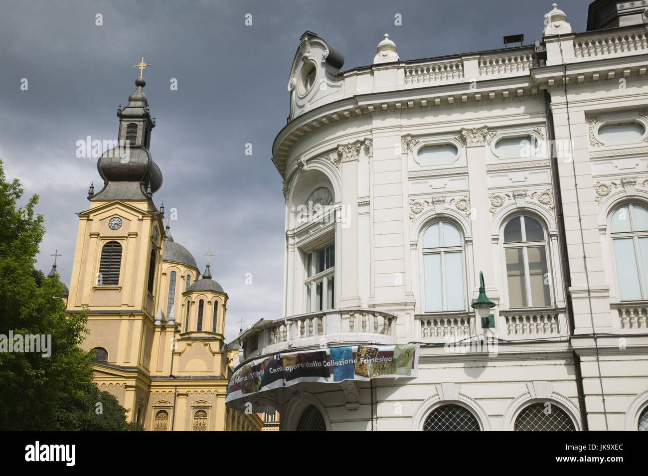 Bosnien-Herzegowina, Sarajevo, Serbisch-Orthodoxe Kathedrale, Zelenih Beretki Straße, Hausfassade, Detail, Stockfoto