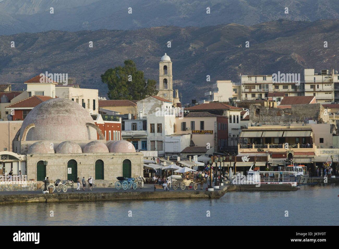 Griechenland, Kreta, Chania, Hafen, Touristen, Kutschen, Stockfoto
