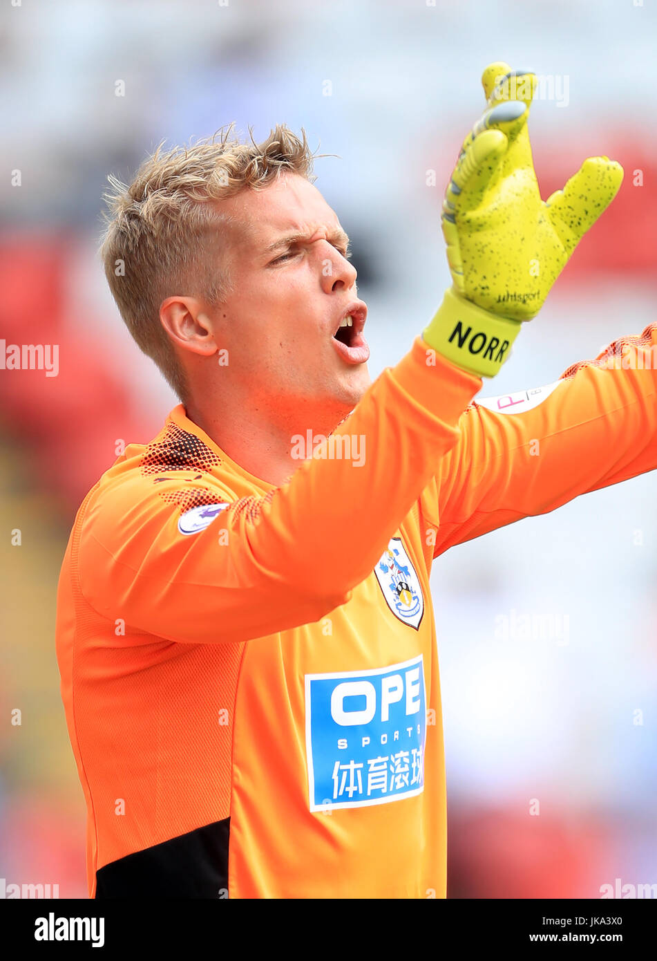 Jonas Lossl von Huddersfield Town während des Freundschaftsspiels vor der Saison in Oakwell, Barnsley. DRÜCKEN SIE VERBANDSFOTO. Bilddatum: Samstag, 22. Juli 2017. Siehe PA Geschichte FUSSBALL Barsley. Bildnachweis sollte lauten: Danny Lawson/PA Wire. EINSCHRÄNKUNGEN: Keine Verwendung mit nicht autorisierten Audio-, Video-, Daten-, Fixture-Listen, Club-/Liga-Logos oder „Live“-Diensten. Online-in-Match-Nutzung auf 75 Bilder beschränkt, keine Videoemulation. Keine Verwendung in Wetten, Spielen oder Veröffentlichungen für einzelne Vereine/Vereine/Vereine/Spieler. Stockfoto