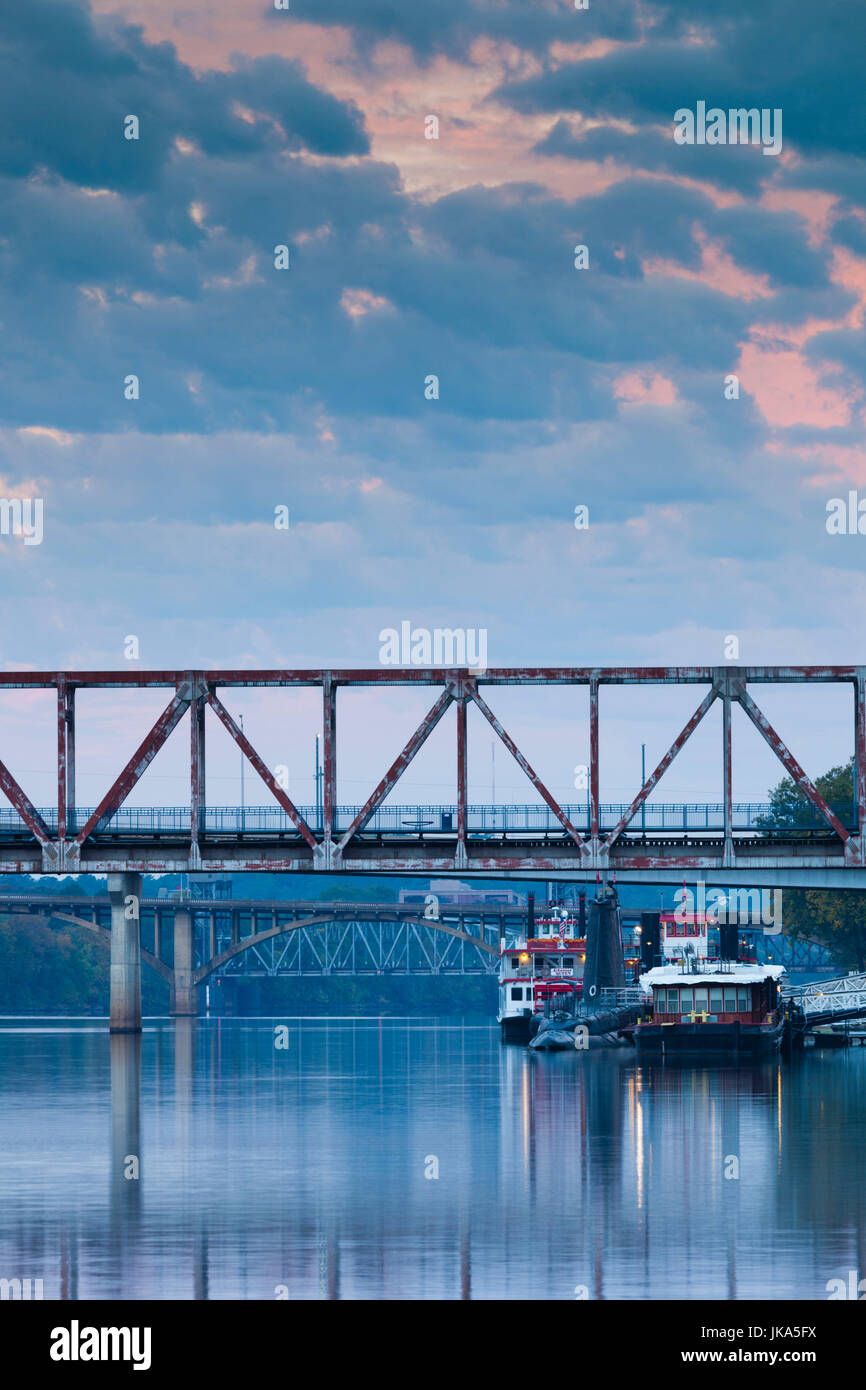 USA, Arkansas, Little Rock, Arkansas River und Brücken, dawn Stockfoto