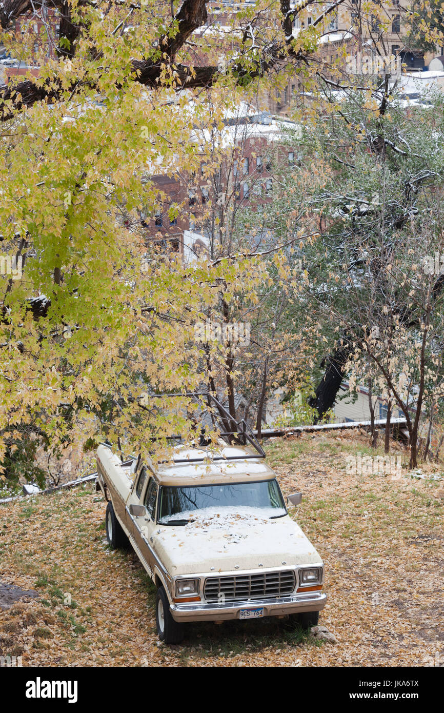 USA, South Dakota, Black Hills National Forest, Deadwood, Pickup-Truck, Frühwinter Stockfoto