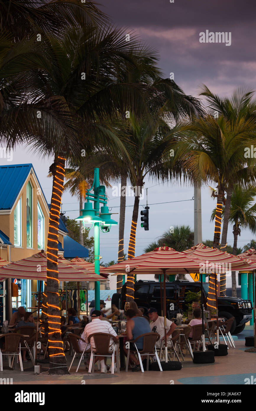 USA, Florida, Golf-Küste, Fort Myers Beach, direkt am Strand-Cafés, Dämmerung, Stockfoto
