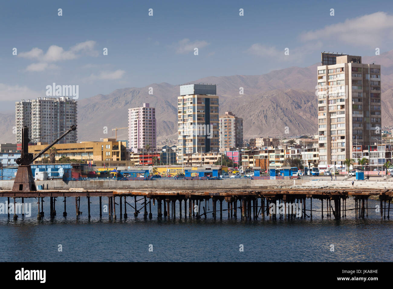 Chile, Antofagasta, Blick auf den Hafen mit dem alten Milbourne Clark Company Salpeter pier Stockfoto