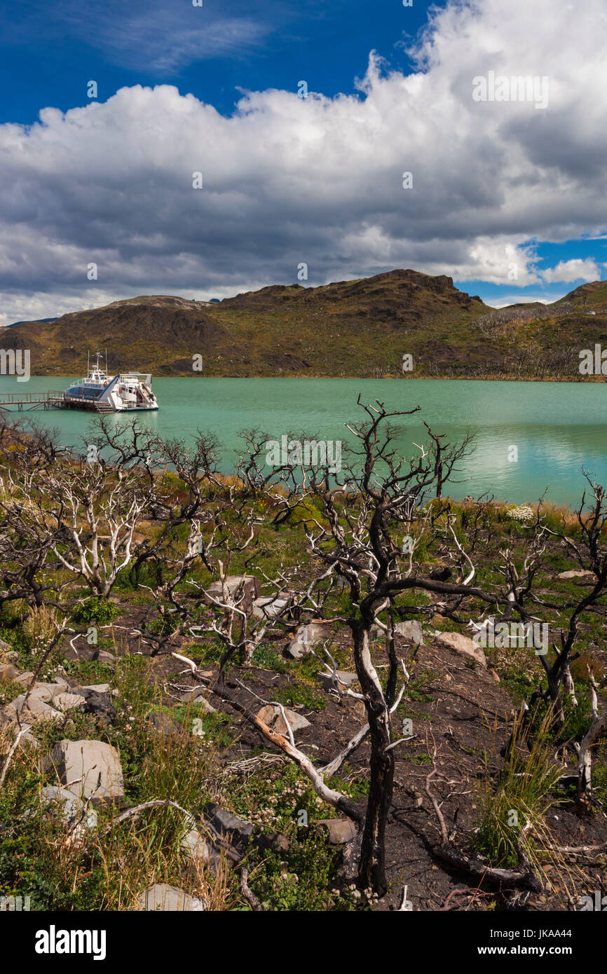 Chile, Magallanes Region, Torres del Paine Nationalpark, Lago Pehoe, See Fähre Stockfoto