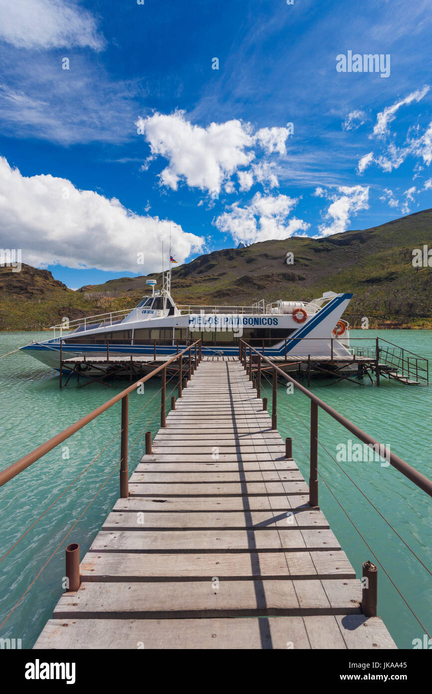 Chile, Magallanes Region, Torres del Paine Nationalpark, Lago Pehoe, See Fähre Stockfoto