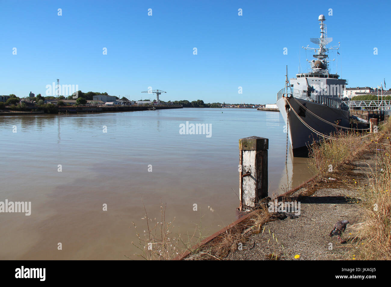 Boot am Rande des Flusses Loire in Nantes (Frankreich). Stockfoto