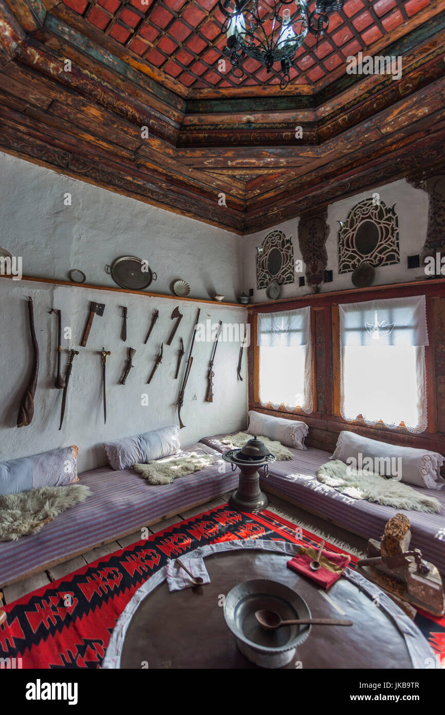 Albanien, Kruja, Völkerkundemuseum, Innere des osmanischen Haus Stockfoto