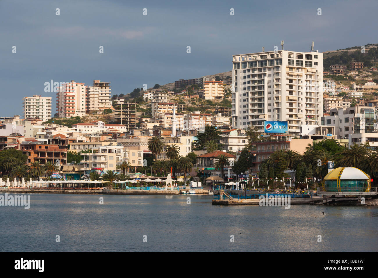Albanien, albanische Riviera, Saranda, Hotels entlang des Ionischen Meeres Stockfoto