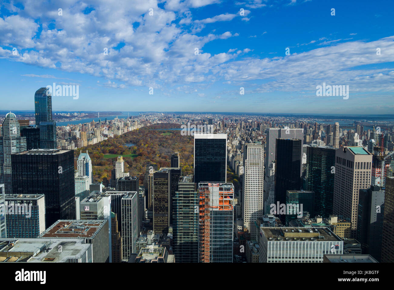 Herbst, erhöhten Blick der Upper West Side von Manhattan und den Central Park aus 30 Rock Viewning Plattform, New York, New York City, USA Stockfoto