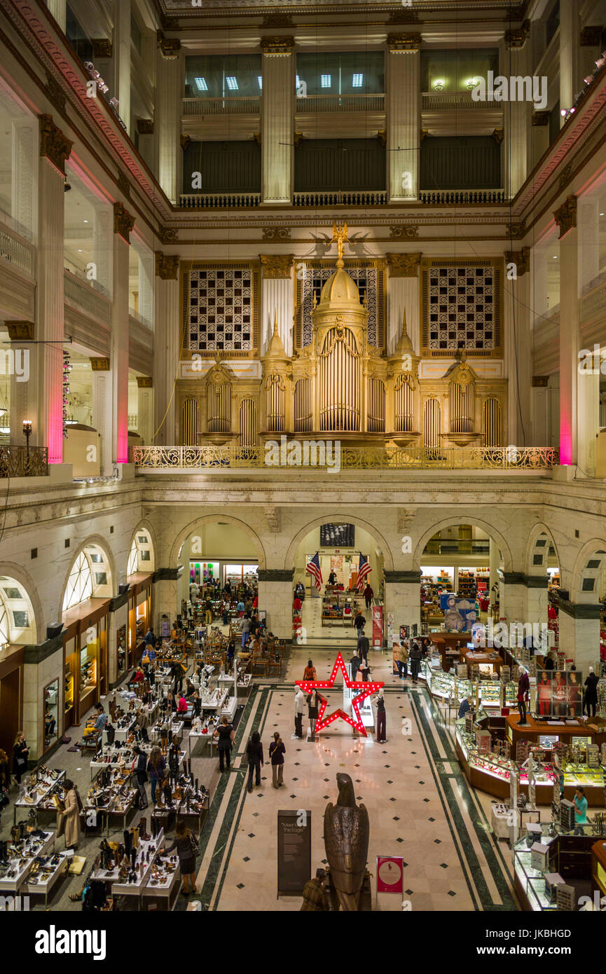 USA, Pennsylvania, Philadelphia, Innere des Kaufhaus Macy's, ehemals Wanamakers Stockfoto