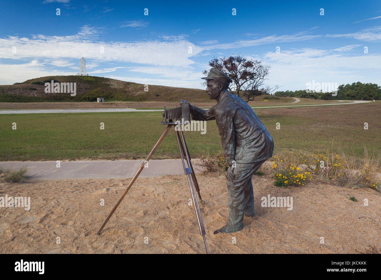 USA, North Carolina, Kill Devil Hills, Wright Brothers National Memorial, Wright Brüder Denkmal, 17. Dezember 1903 Skulptur zu Ehren der ersten bemannten Flug, Statue des ersten Fluges Fotografen, John T. Daniels Stockfoto