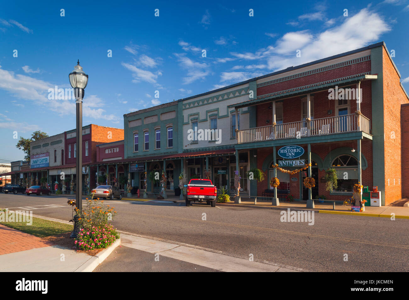 USA, Georgia, Ebenen, Innenstadt von Gebäuden mit Carter Presidential banner Stockfoto