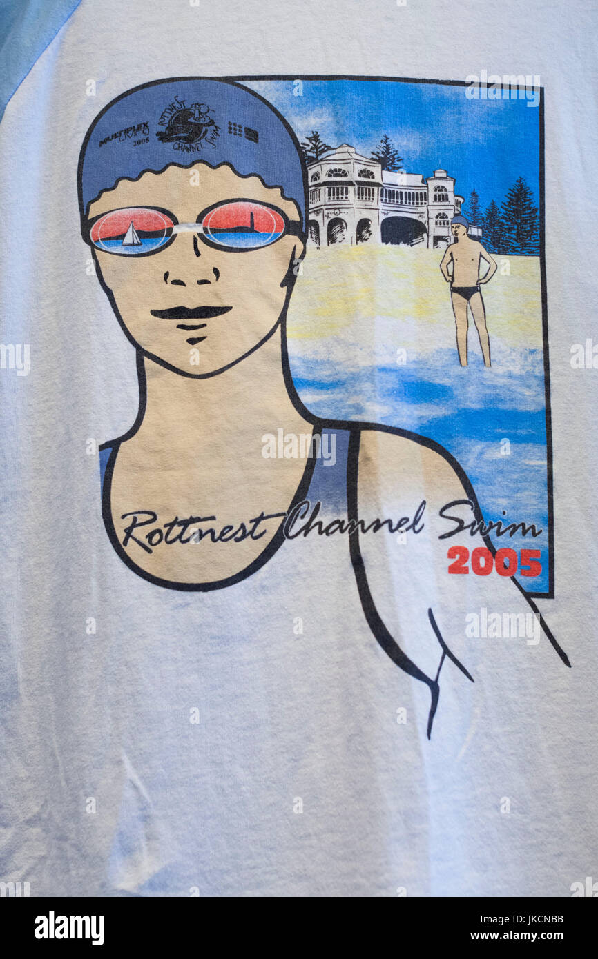 Australien, Australian Capital Territory, ACT, Canberra, National Museum of Australia, T-shirt aus der Rottnest Channel Swim in Westaustralien Stockfoto